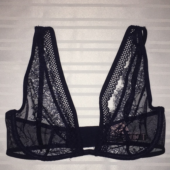 LAST ONE New VS Very Sexy Plunge Strappy Front Bra - Picture 5 of 8